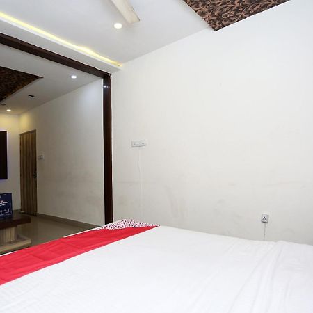 Super Oyo Flagship 4957 Hotel China Town Bhairaun Ghāt 外观 照片