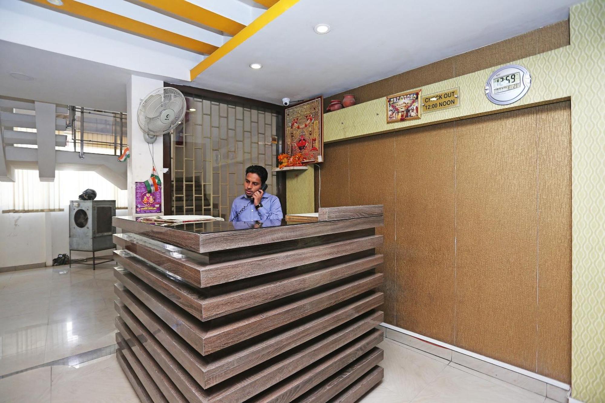 Super Oyo Flagship 4957 Hotel China Town Bhairaun Ghāt 外观 照片