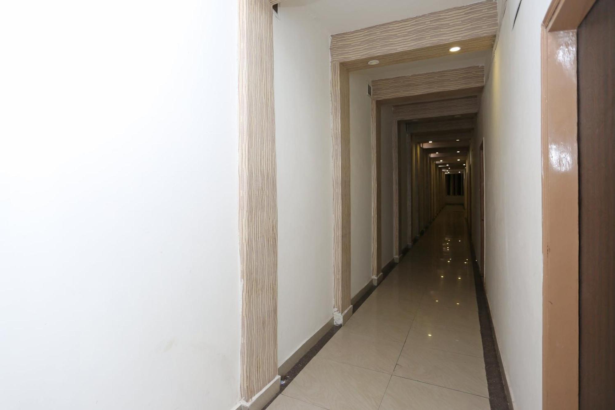 Super Oyo Flagship 4957 Hotel China Town Bhairaun Ghāt 外观 照片