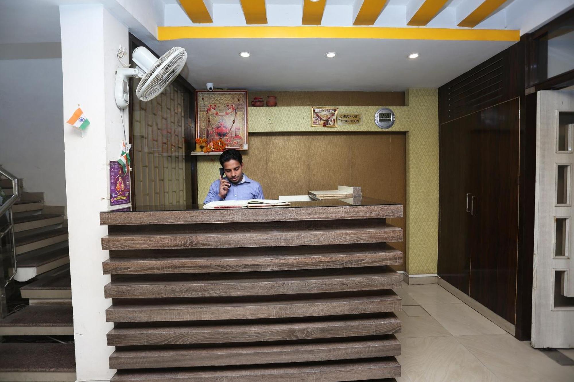 Super Oyo Flagship 4957 Hotel China Town Bhairaun Ghāt 外观 照片